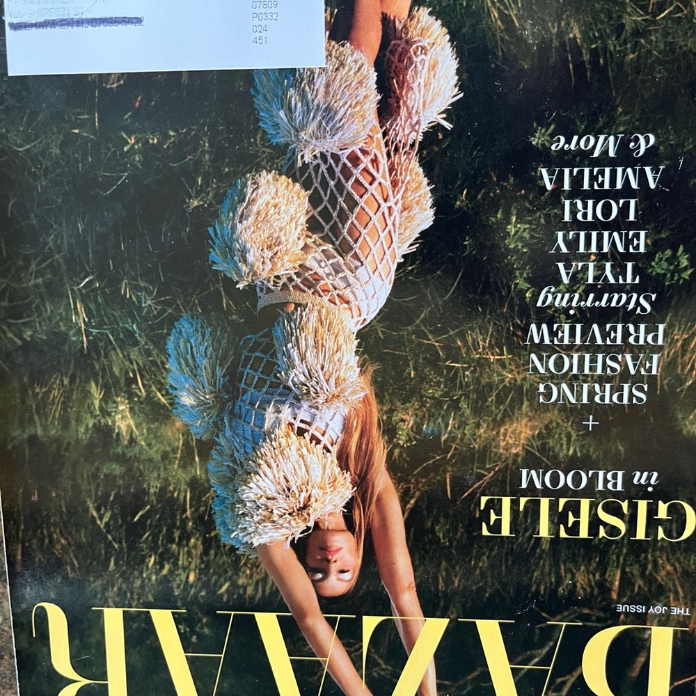 Bazaar Magazines - Picture 3 of 7